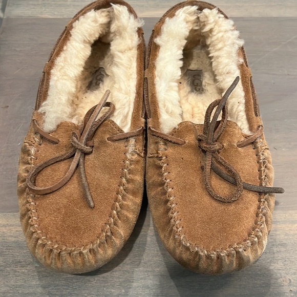 Kids Ugg slippers - Picture 1 of 3